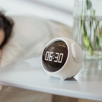 SmileyWake – Kids’ Smart Alarm Clock with Voice Control